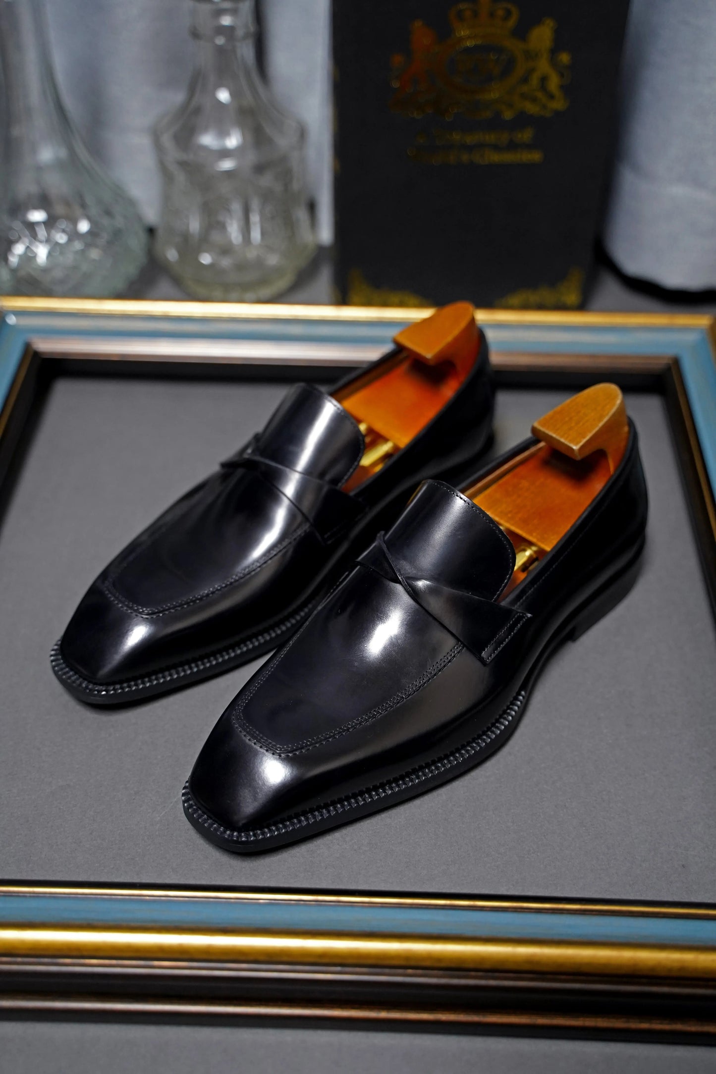 Strip top loafer - Image #3